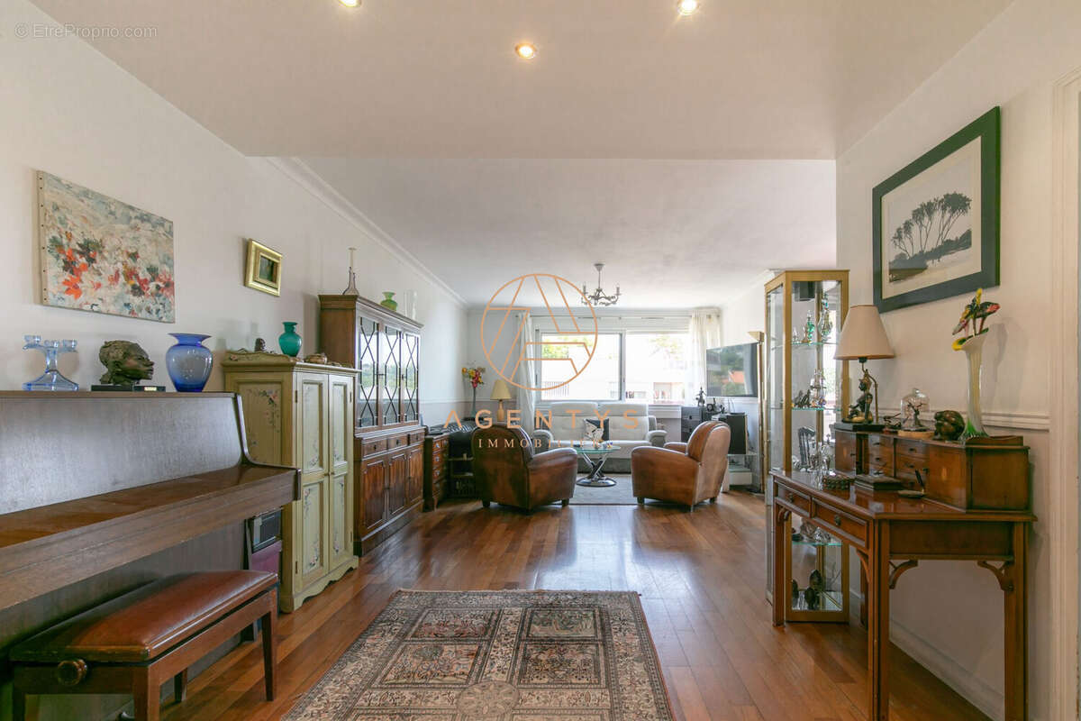 Appartement à SAINT-MAUR-DES-FOSSES