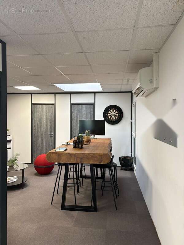 233 m² à Vaux-Le-Penil  - photo 6