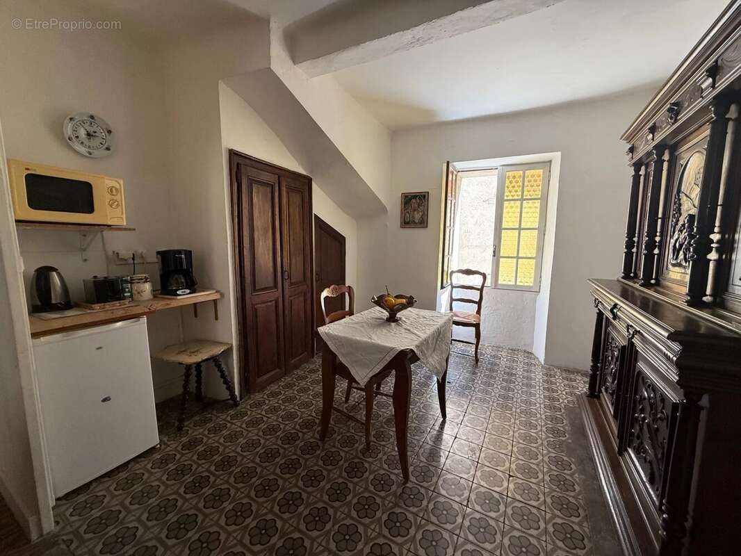 Maison à SAINTE-ANASTASIE-SUR-ISSOLE