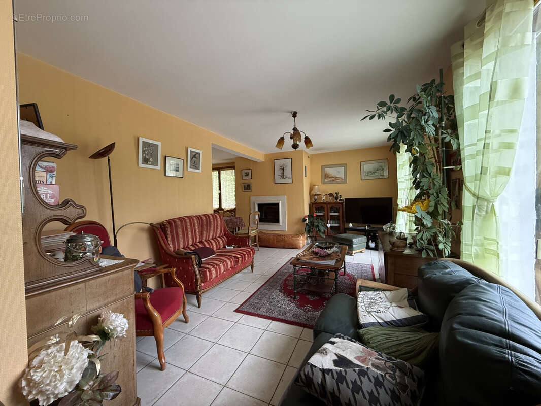 Maison à BRINON-SUR-SAULDRE