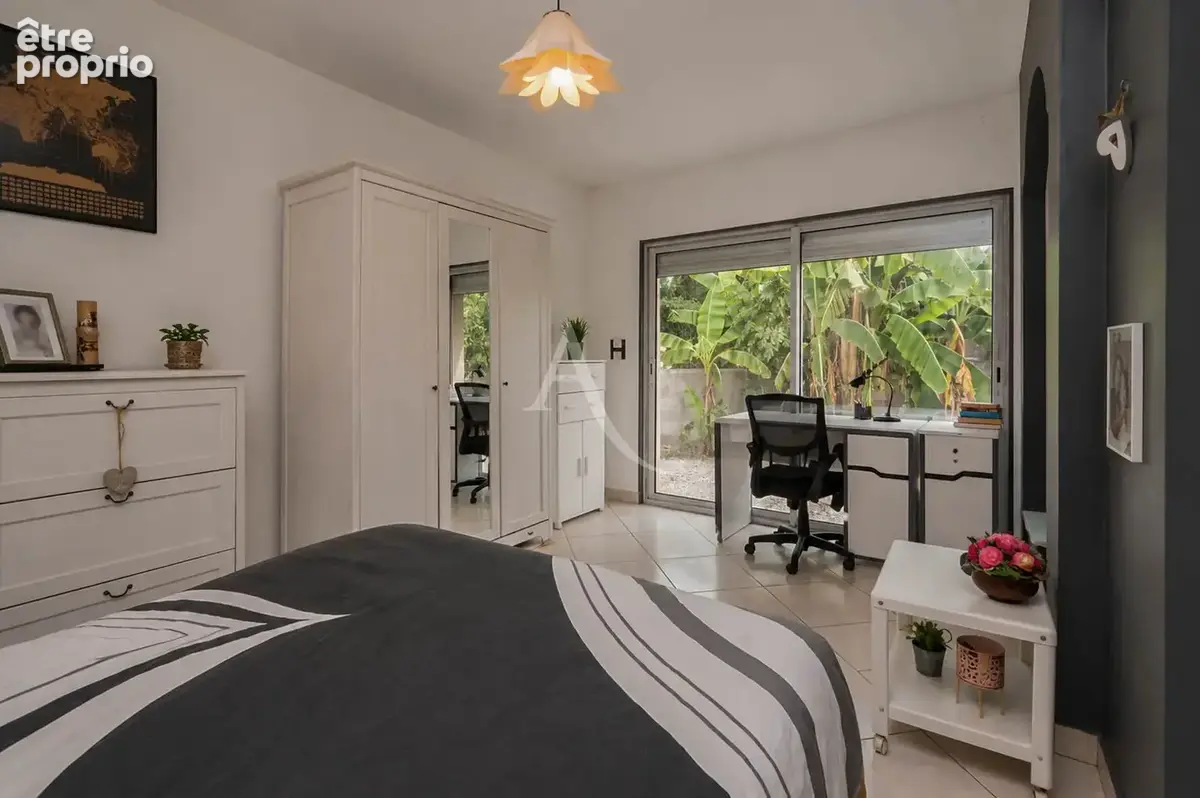 Proche Morlàas - Maison de plain-pied - 5 chambres - Terrain 1 820 m² - Carport - photo 3
