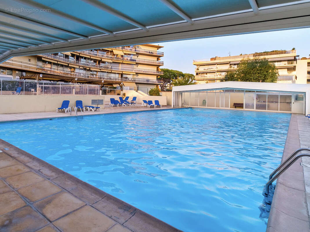Appartement à SAINT-LAURENT-DU-VAR