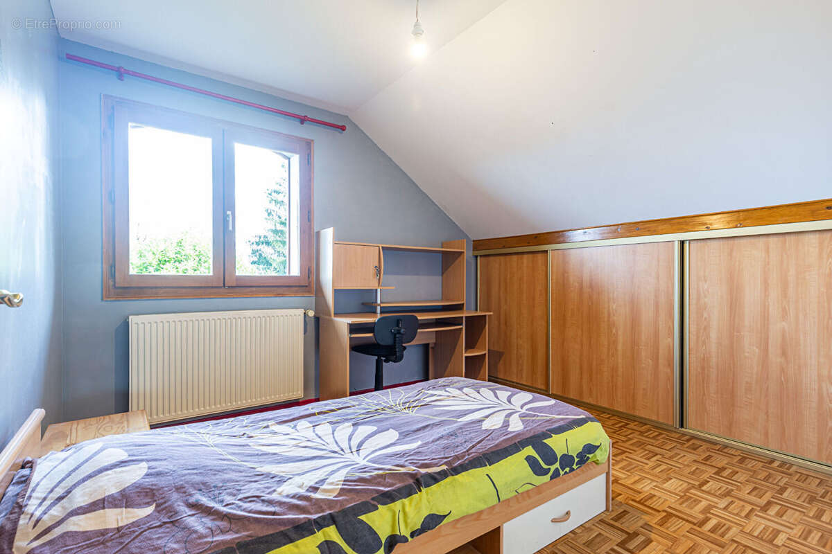 Agence immobiliere laforet - co-exclusivite - "protea" - cuvat - maison individuelle 6 pièces de 172,07 m² au sol - terrain de 1 - photo 15