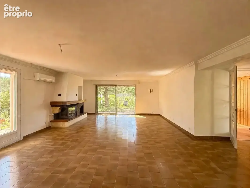 Maison 4 pièces 116 m² à vendre à Saint-Cyr-Sur-Mer (83270) - photo 2