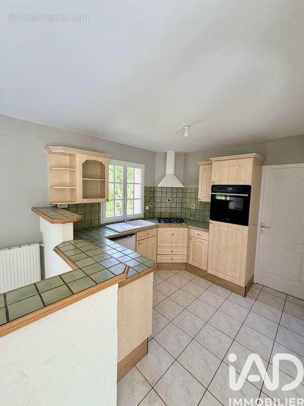 Maison 107 m² à Puyreaux  - photo 8
