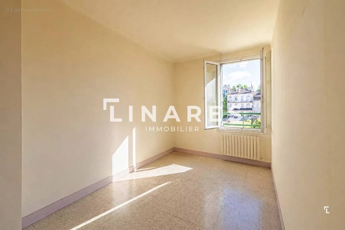 Appartement à MARSEILLE-3E