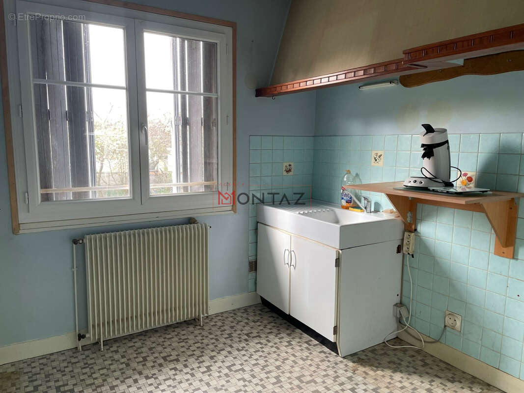 Maison à LESCHEROLLES