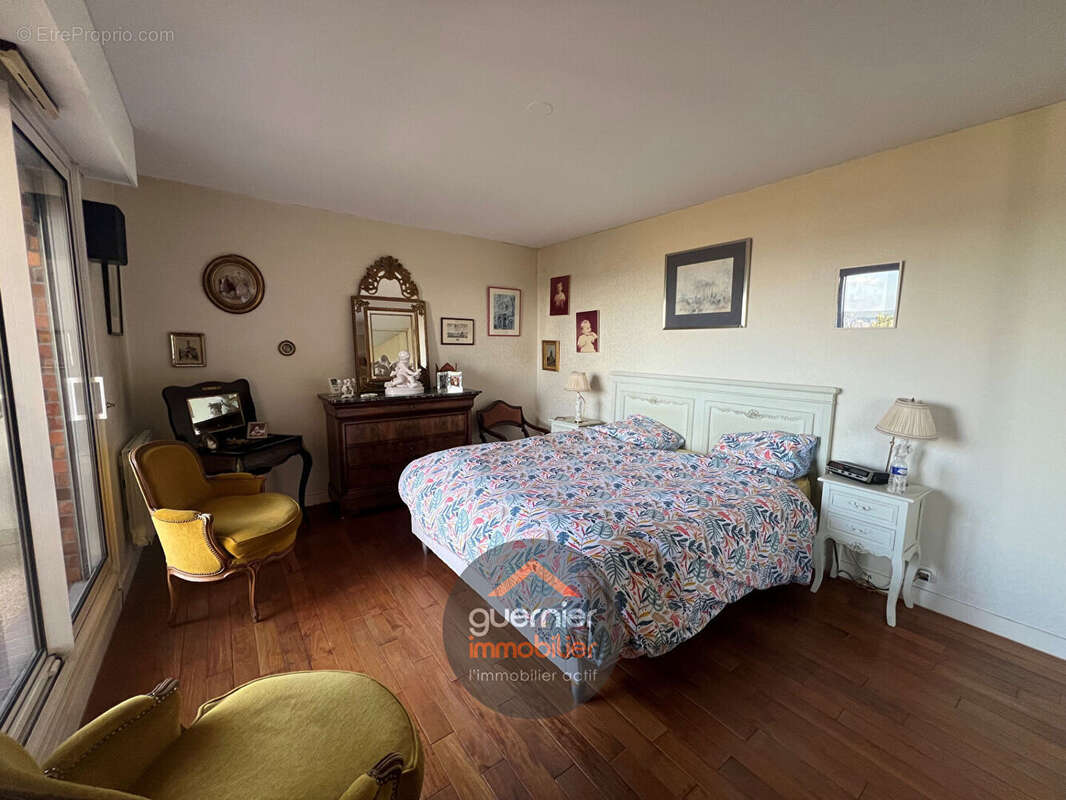 Appartement à MONT-SAINT-AIGNAN