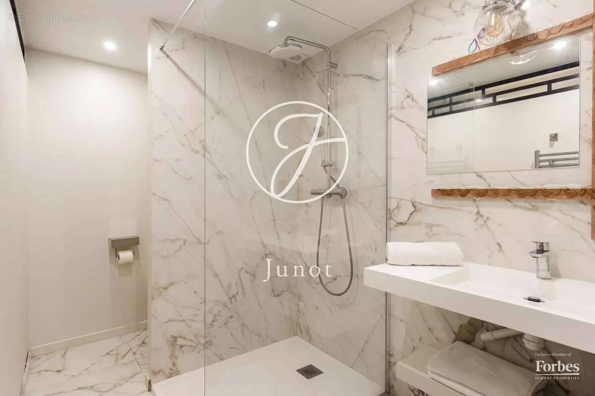 Appartement à PARIS-6E