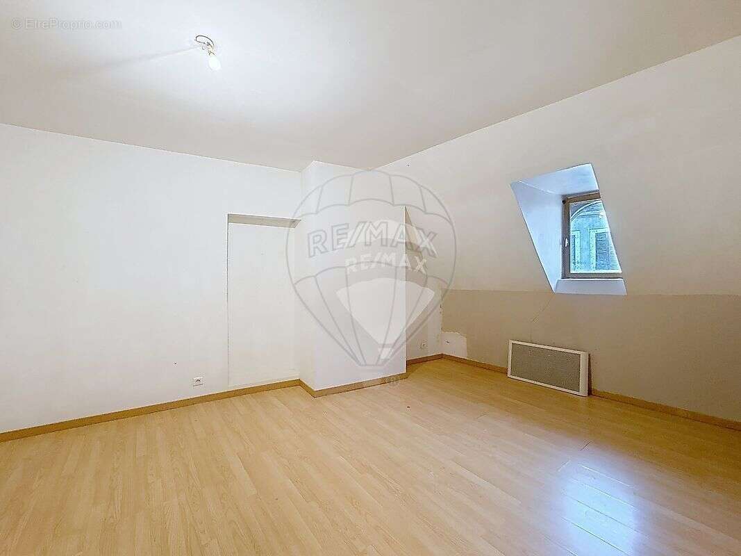 Maison à VILLENEUVE-L'ARCHEVEQUE