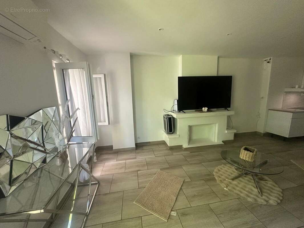 Appartement à LEZIGNAN-CORBIERES