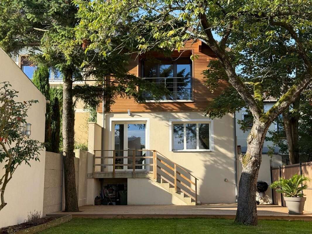 Maison à LE PERREUX-SUR-MARNE