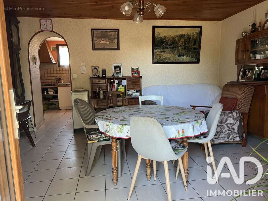 Maison 64 m² à Saint-Leger-Sur-Vouzance  - photo 2