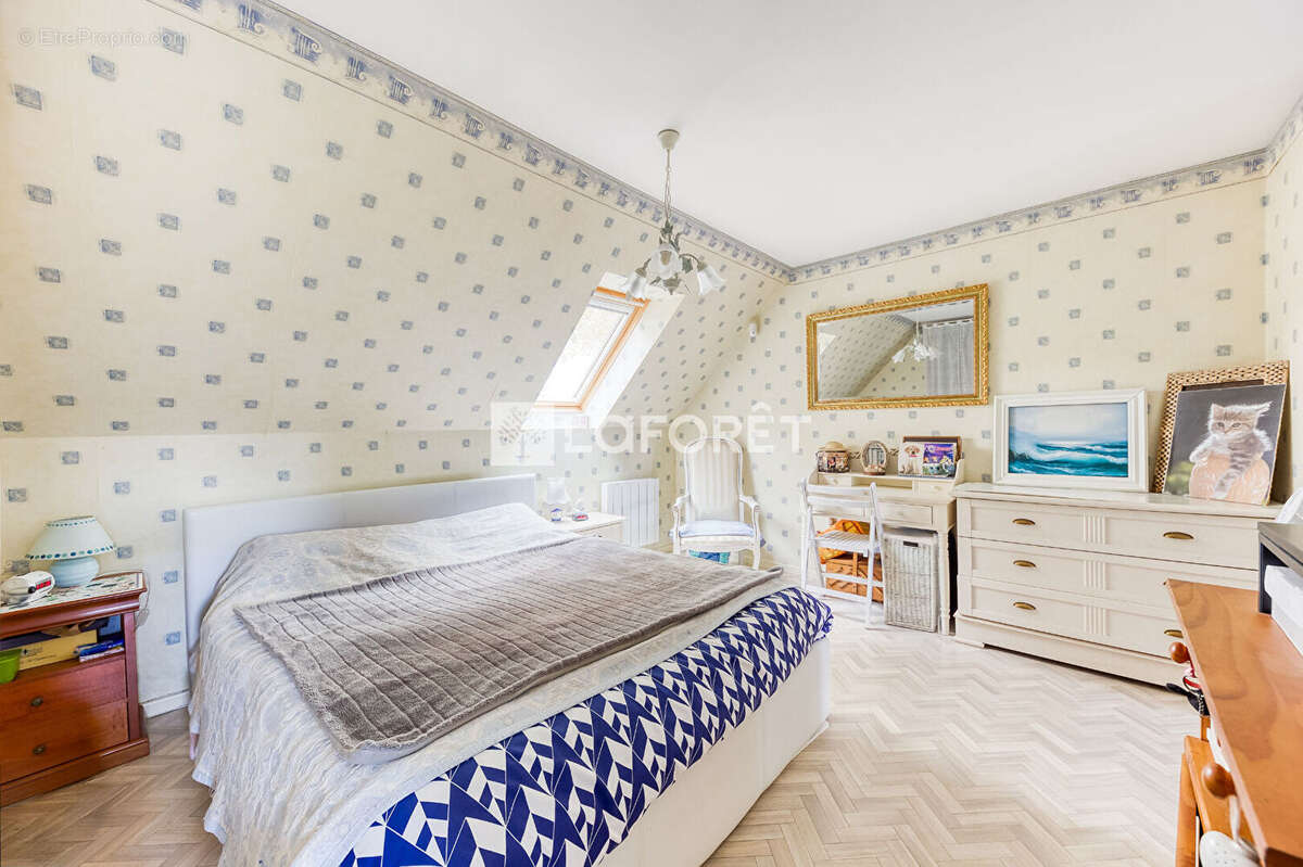 Maison à OZOIR-LA-FERRIERE