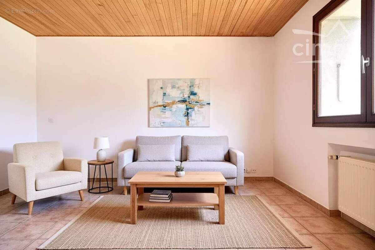 Appartement à GIERES