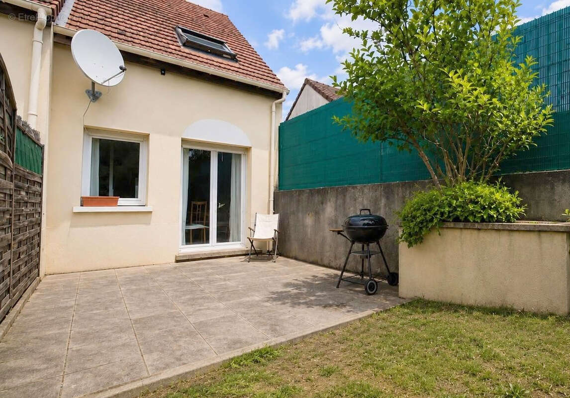 Maison à MEZIERES-SUR-SEINE
