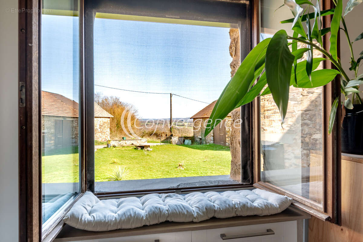 Maison à SAINT-VITTE-SUR-BRIANCE