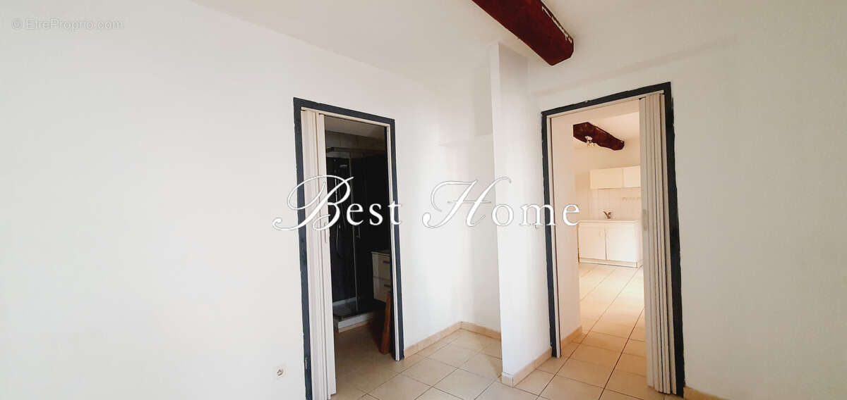Proche Daudet et Arènes , Appartement de type 2 en rez de chaussé - photo 7