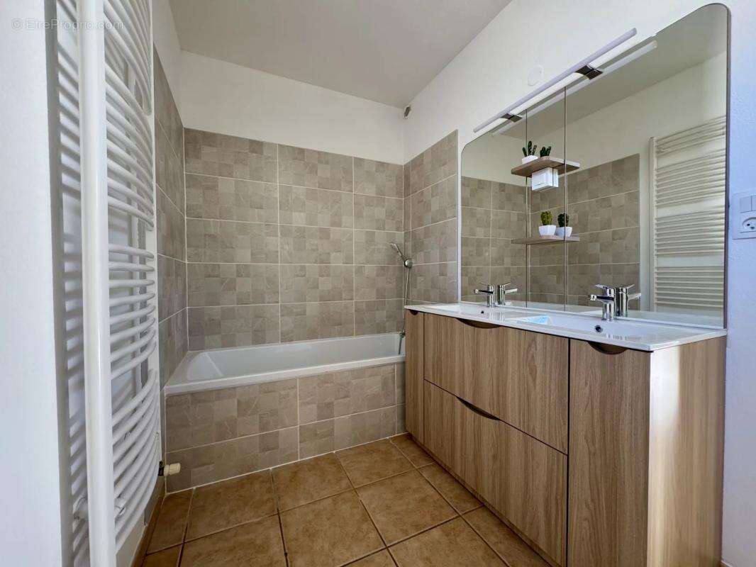 Maison à BOUILLARGUES