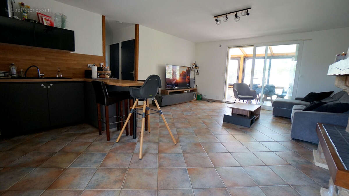 Maison à ISSOU