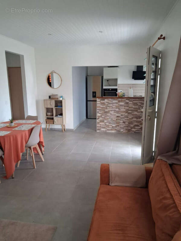 Maison à BASSE-POINTE