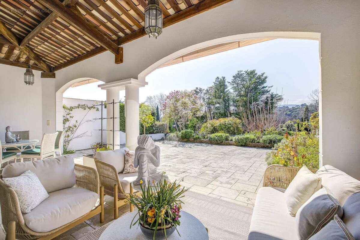 Maison à MOUGINS