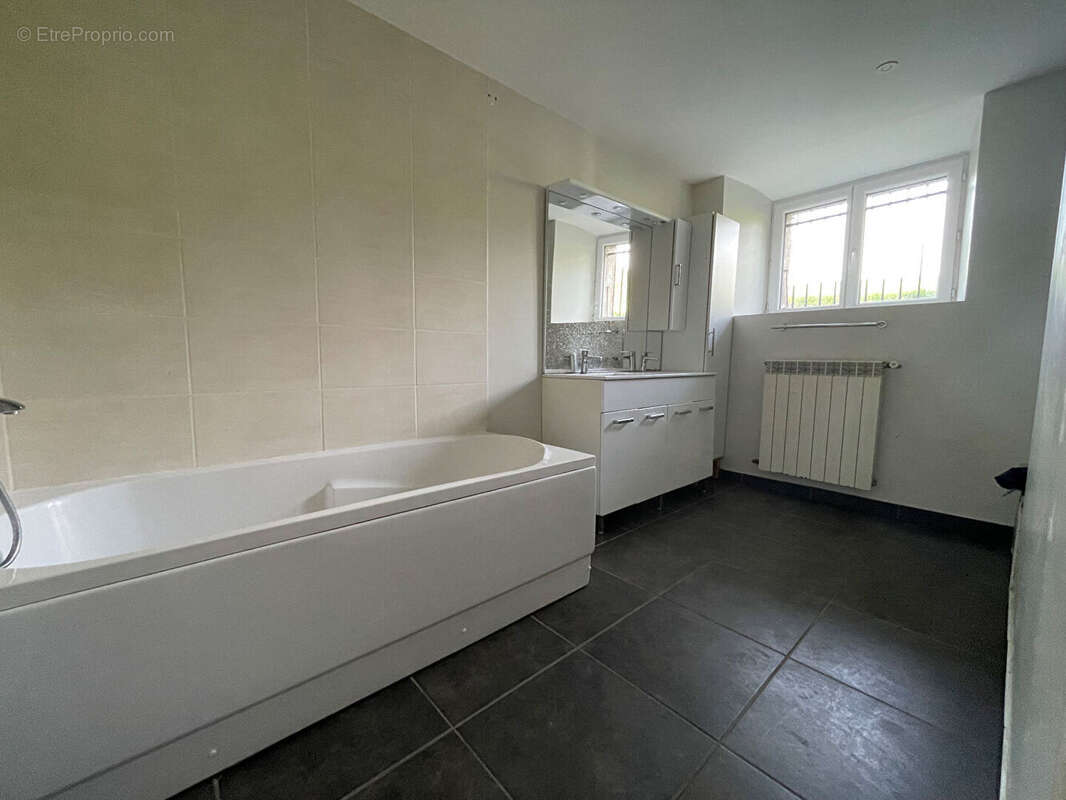 Appartement à CHAPEIRY