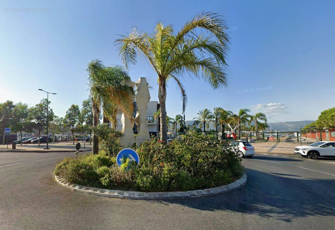 Parking à LA SEYNE-SUR-MER
