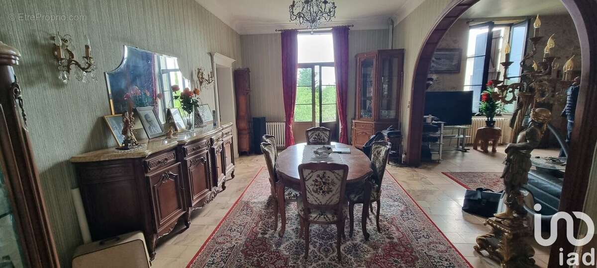 Maison 260 m² à Isle-Saint-Georges  - photo 7