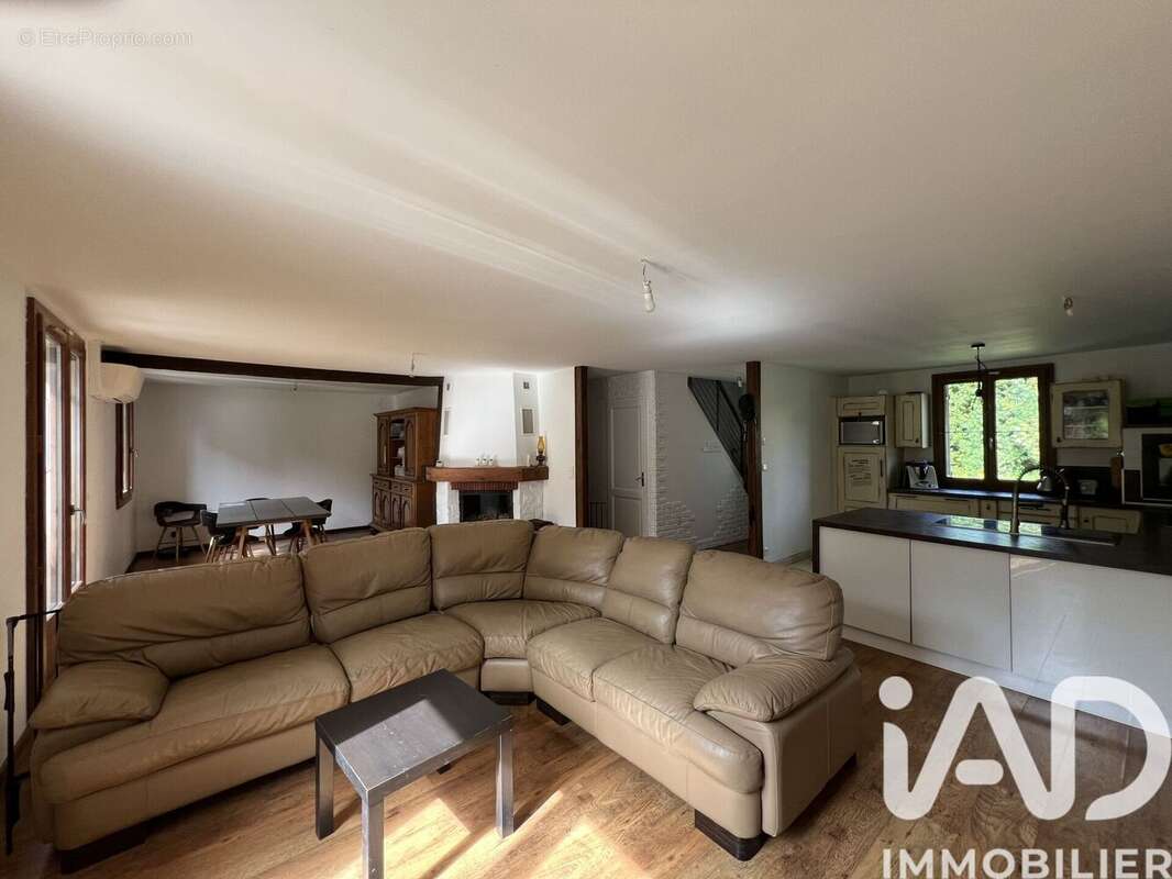 Maison 150 m² à La Celle-Sur-Morin  - photo 5