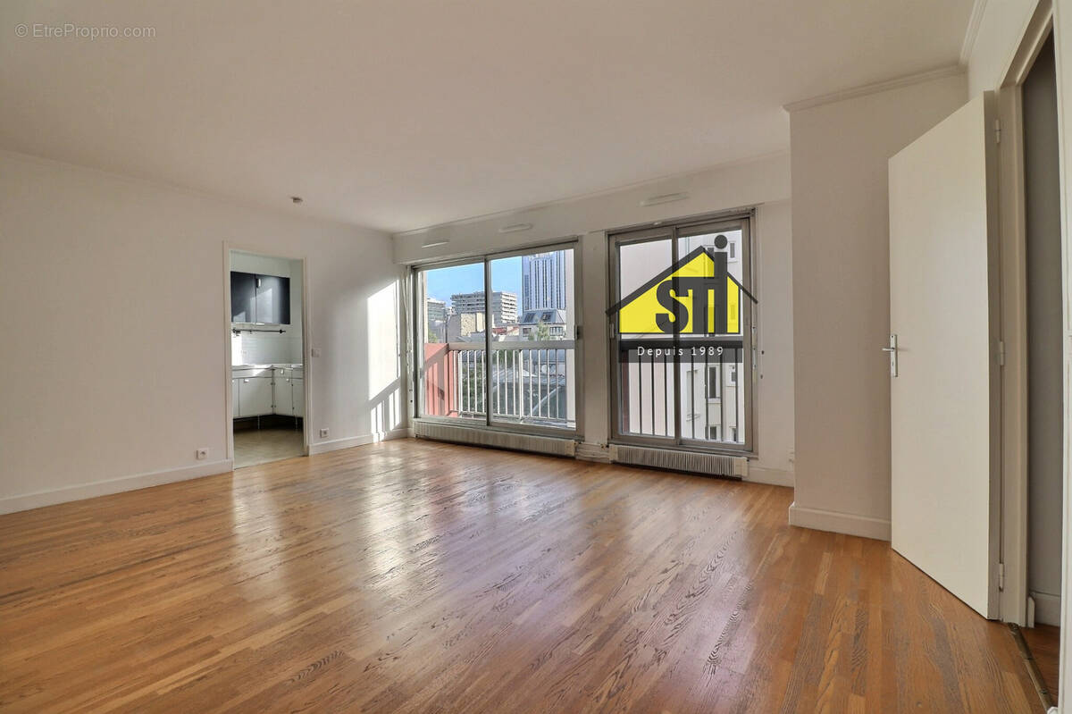 Appartement à PARIS-14E