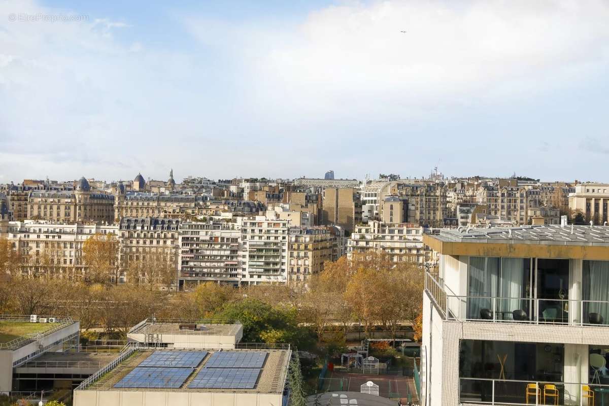 Appartement à PARIS-15E