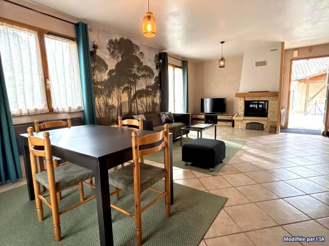 Maison à NOTRE-DAME-DE-MESAGE