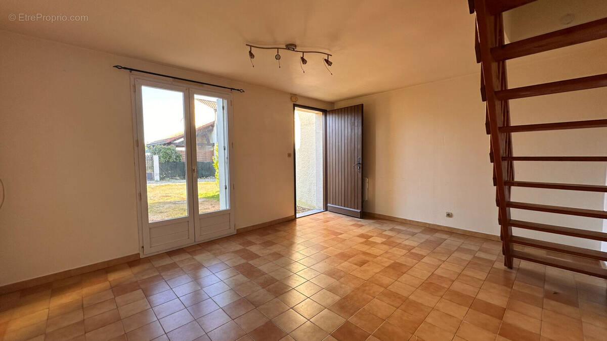 Maison à JAUNAY-CLAN