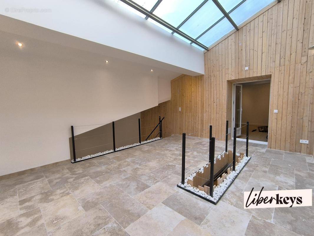 Appartement à L'ISLE-SUR-LA-SORGUE