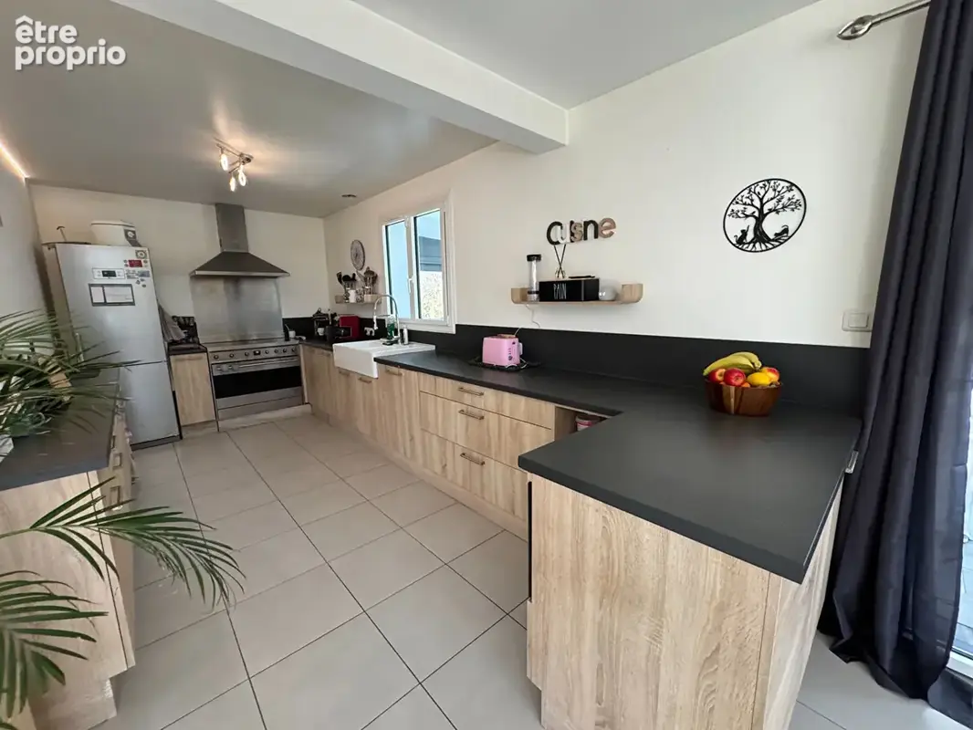 Jolie maison récente et  familiale avec piscine chauffée  5' MONTFORT L'AMAURY  6 pièces  175 m2 - photo 5