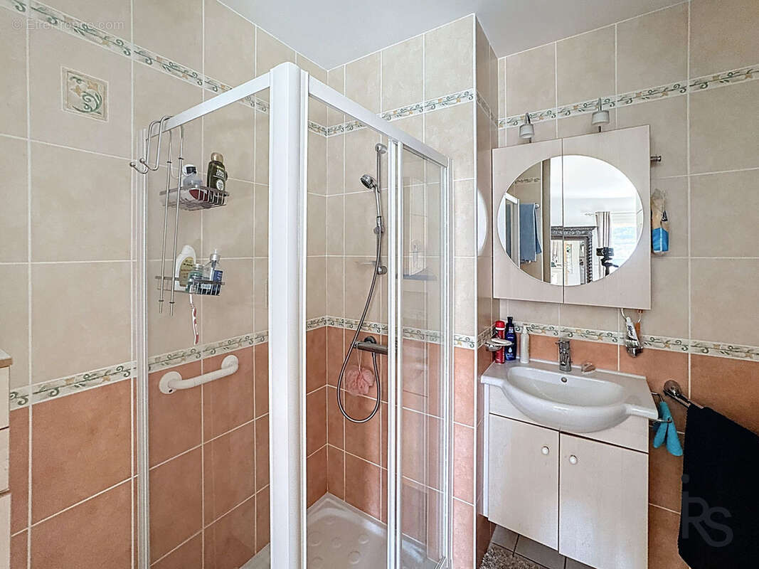 Maison à SAINT-ETIENNE-DE-BOULOGNE