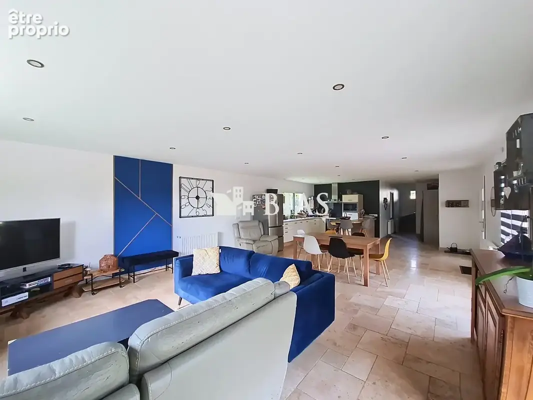 Maison 6 pièces 142 m² à vendre à Pont-L'eveque (14130) - photo 3