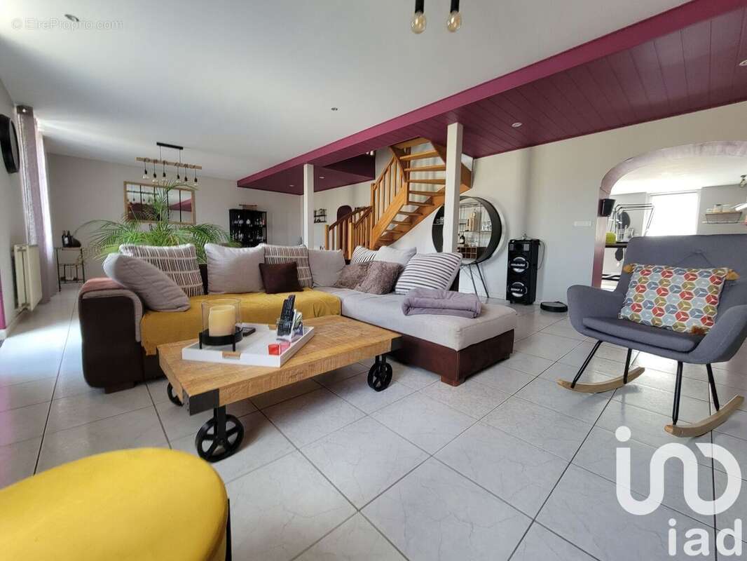 Maison 169 m² à Reaumur  - photo 5