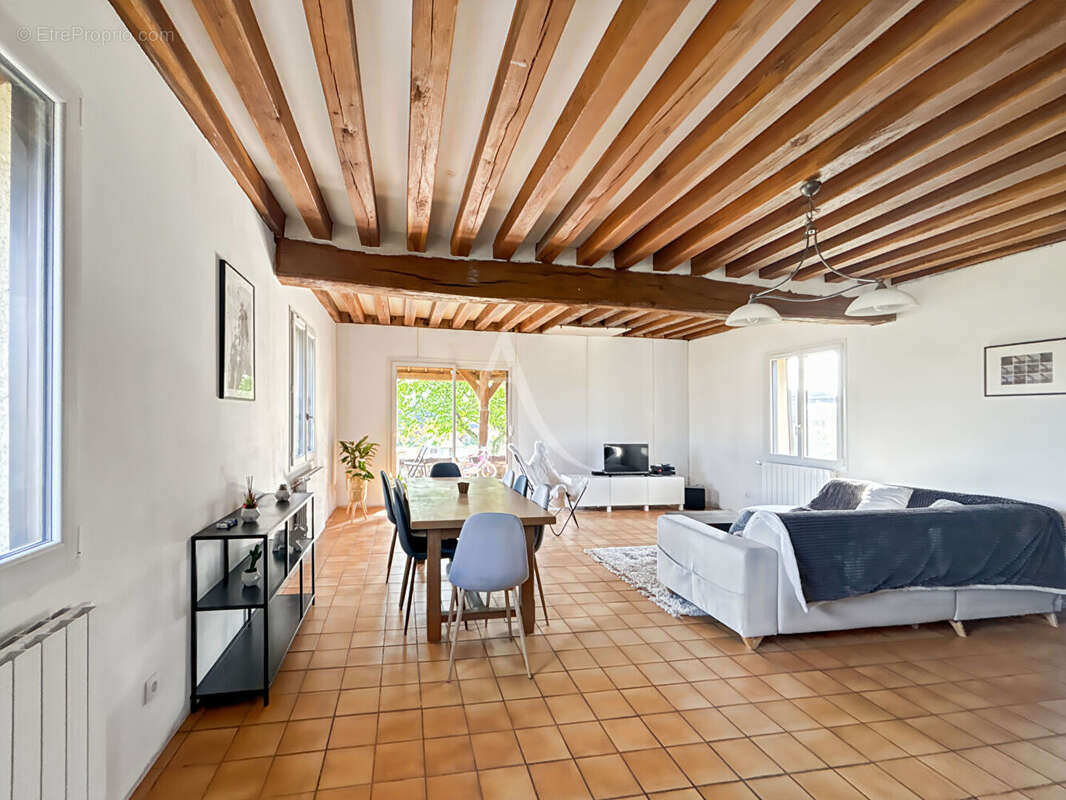 Maison à LA NEUVILLE-CHANT-D'OISEL