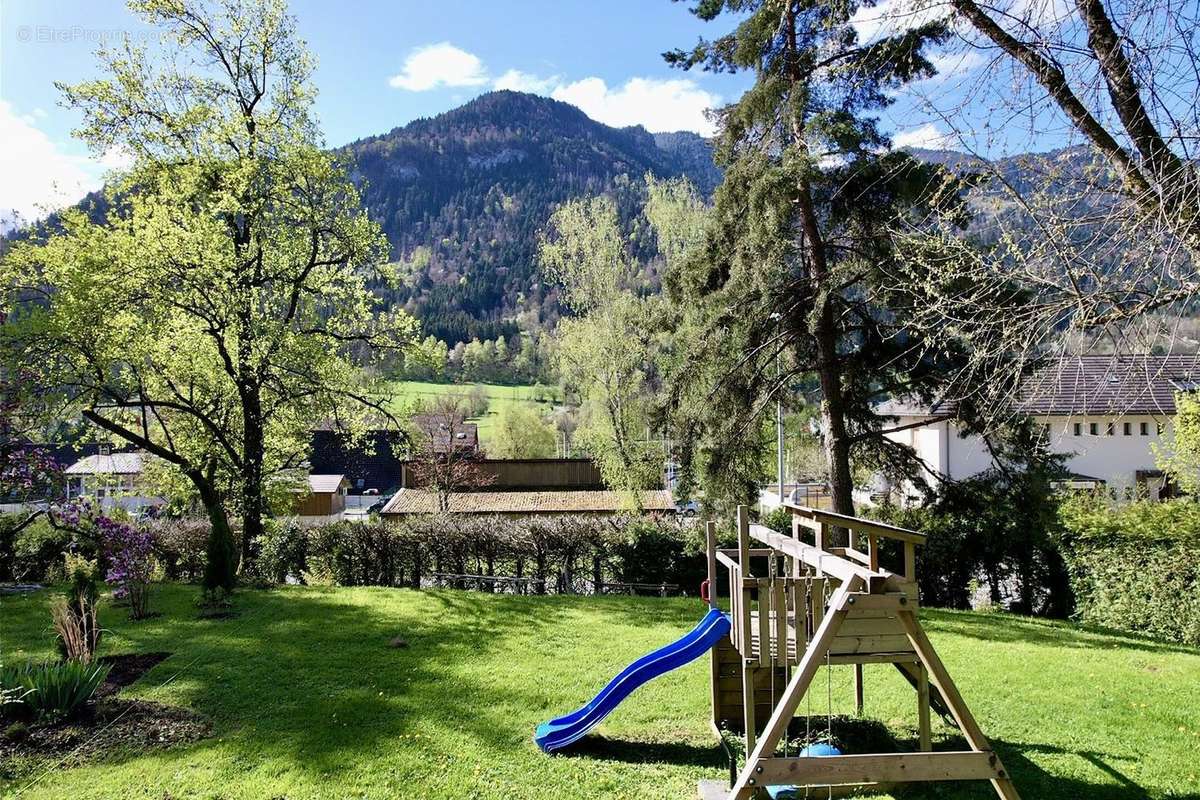 Terrain à SAINT-JEOIRE