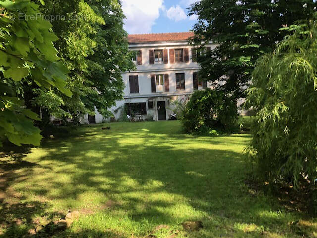 Appartement à SAMOIS-SUR-SEINE