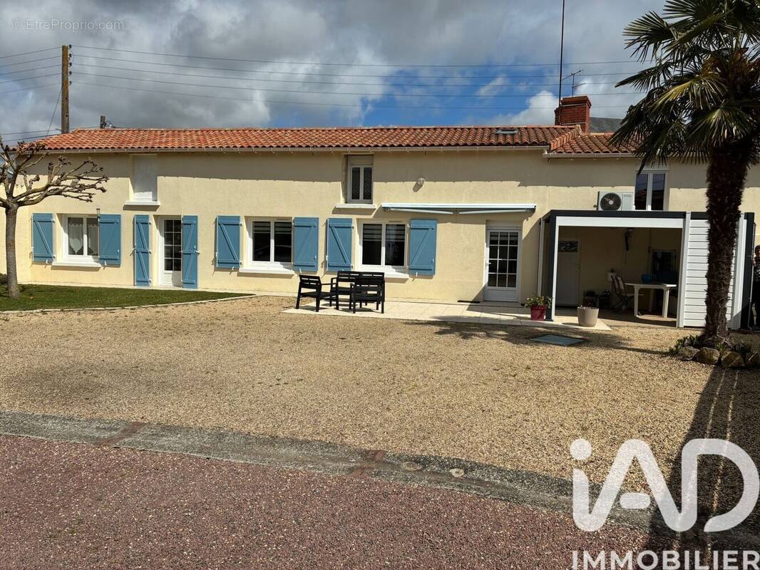 Photo 1 - Maison à BRION-PRES-THOUET