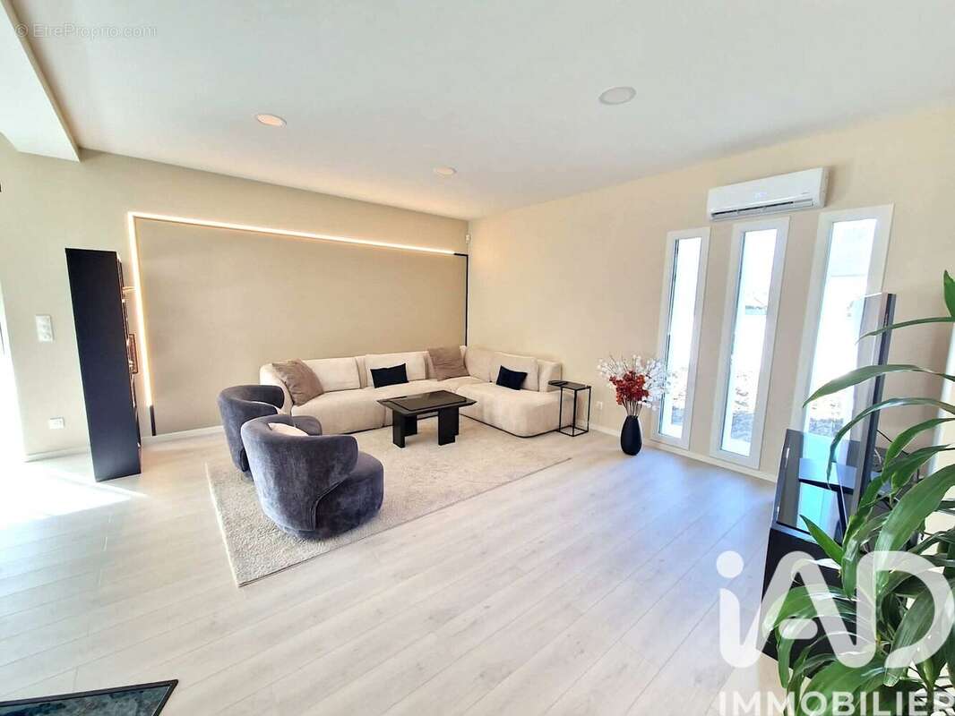 Photo 3 - Maison à CORQUILLEROY