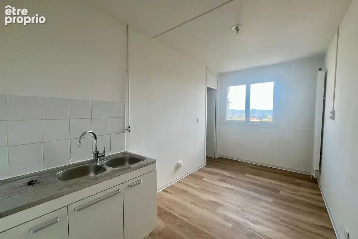Rare à la vente T5 de 100m² au 4ième et dernier étage sans ascenseur lumineux entièrement rénové aix ouest proche commodités - photo 6