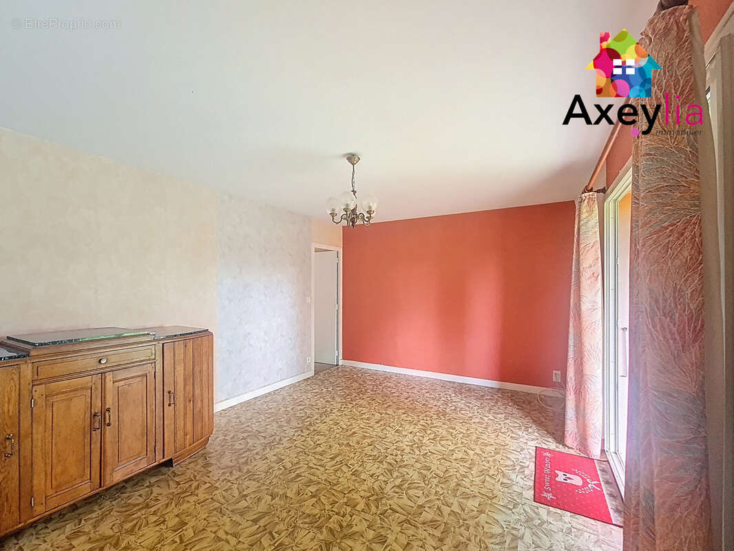 Maison à LA CLAYETTE