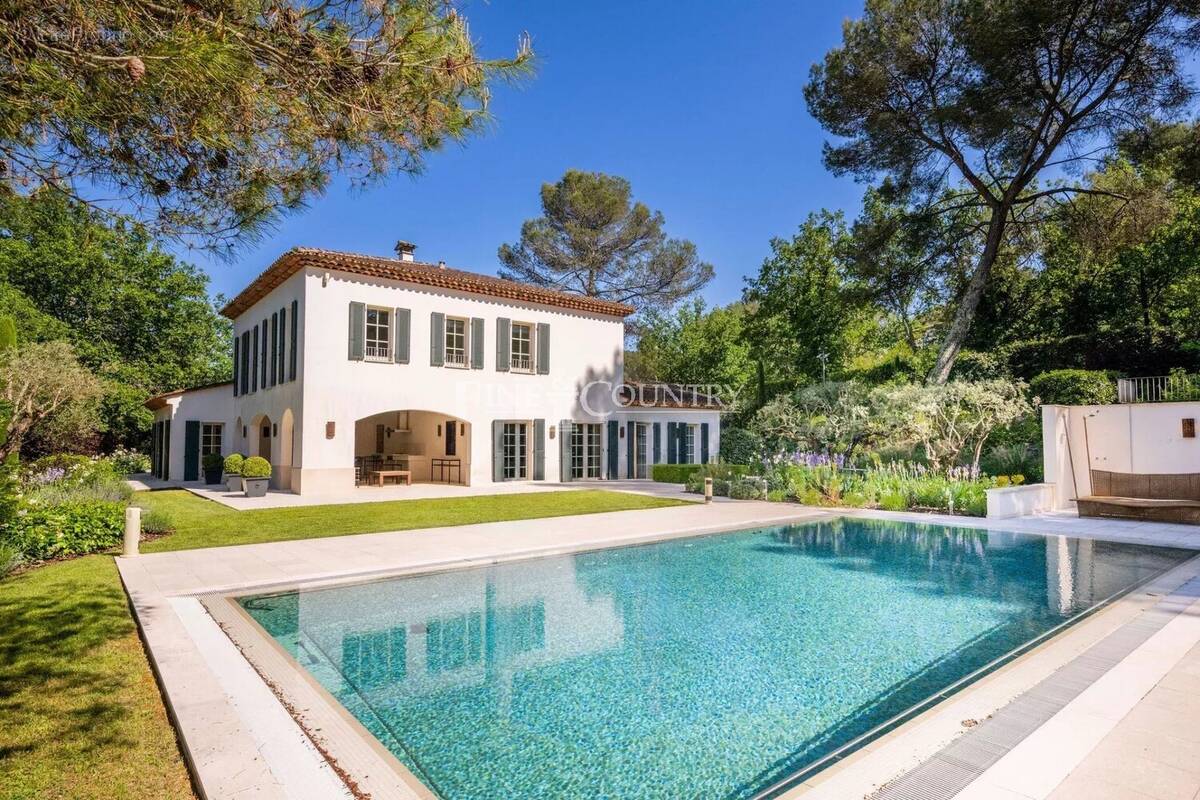 Maison à TOURRETTES