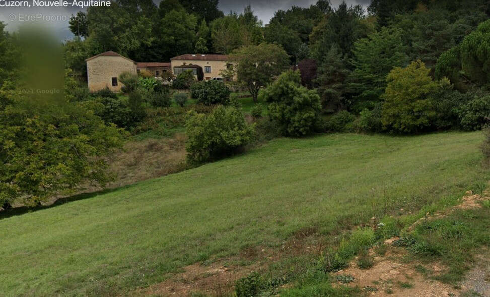 Maison à CUZORN