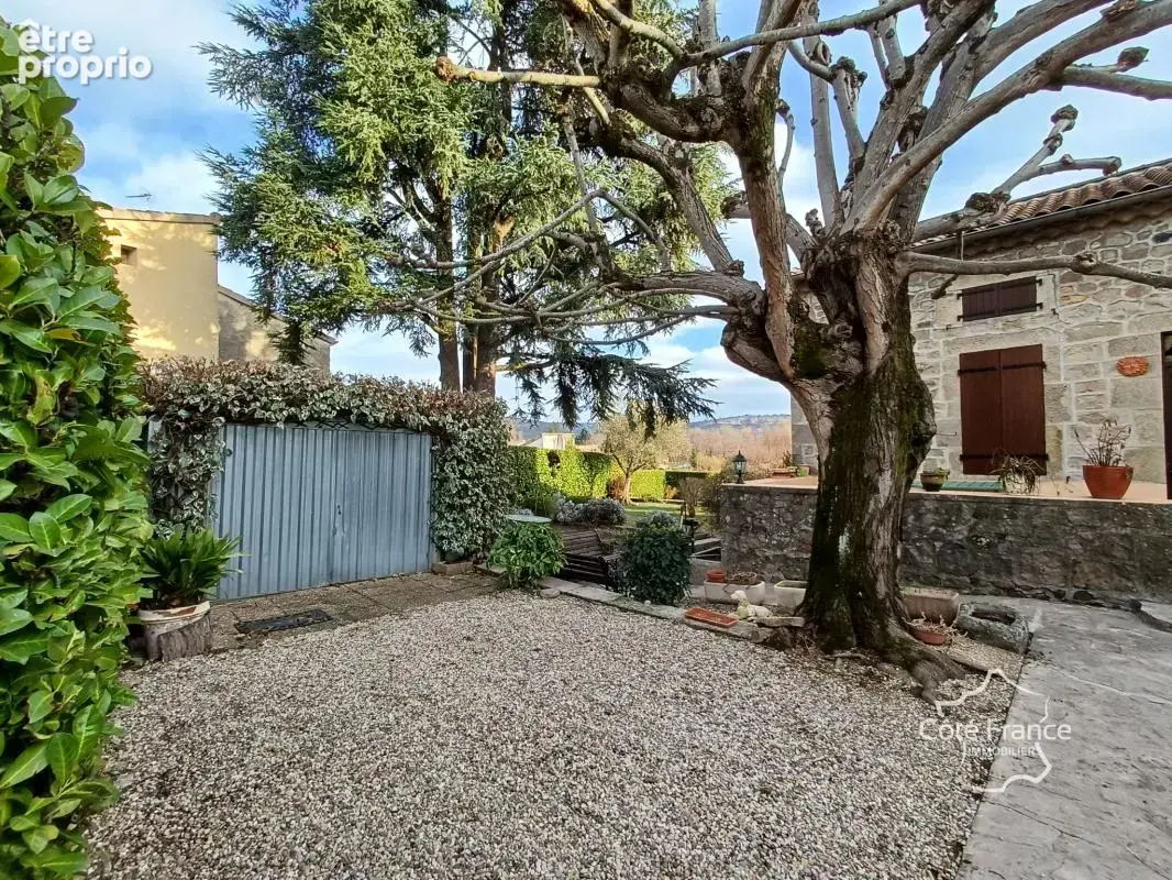 Maison de village rénovée avec dépendances et terrain attena - photo 4