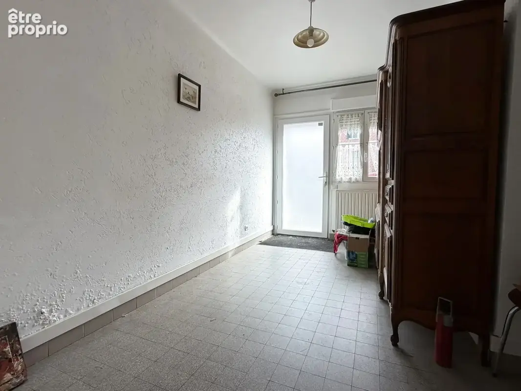 Nouveauté : belle bâtisse avec possibilité de 2 logements + garage - photo 4